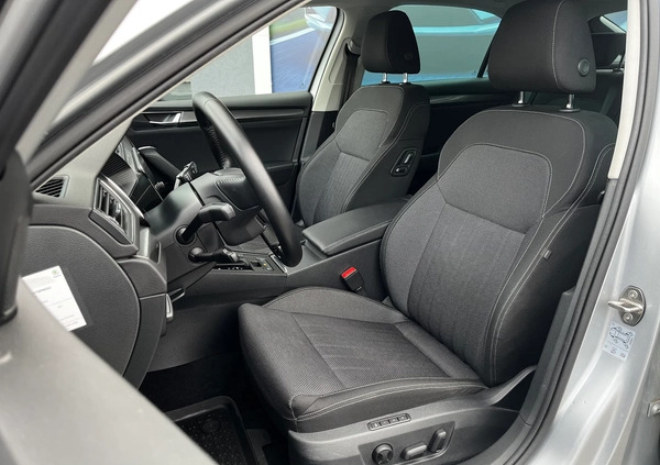 Skoda Superb cena 128900 przebieg: 60000, rok produkcji 2021 z Dynów małe 781